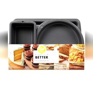 Wilton 5 piece baking pan set NWT